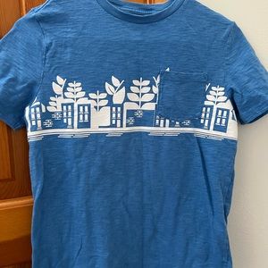 Gap short sleeve tropical print shirt